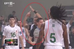 Ο Παππάς έπαθε… Μπαρτζώκα και ζήτησε τάιμ-άουτ για τον Ολυμπιακό (vid)