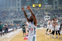 Είναι βαριά η φανέλα και... αλλιώς σε αυτό το ΟΑΚΑ