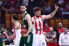 Τιμωρία μίας αγωνιστικής του Ολυμπιακού για τα επεισόδια του πρώτου τελικού - Θα την εκτίσει σε πιθανό Game 5