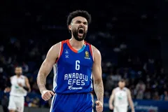 Μένει στην Εφές ο Ελάιζα Μπράιαντ