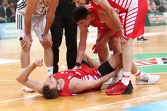 Αμφίβολος ο Βεζένκοφ για το Game 3: Υπέστη οστικό οίδημα