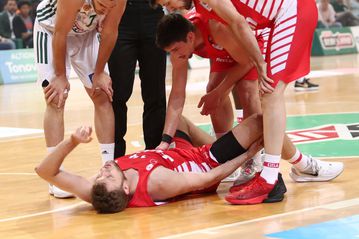 Αμφίβολος ο Βεζένκοφ για το Game 3: Υπέστη οστικό οίδημα