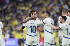 Ζίβκοβιτς και Μλαντένοβιτς έλαμψαν στη φιλική νίκη της Σερβίας, ισόπαλη η Ελβετία και με το μυαλό στον Τσούμπερ