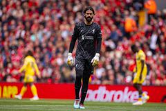 Ο Άλισον το ξεκαθάρισε: «Έχω συμβόλαιο με τη Λίβερπουλ»