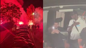 «Στις χαρές και στις λύπες μαζί»: Φίλοι του Παναθηναϊκού αποθέωσαν την ομάδα στο ΟΑΚΑ (vids)