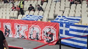 Ολυμπιακός - Παναθηναϊκός: Γεμίζει με ελληνικές σημαίες το ΣΕΦ