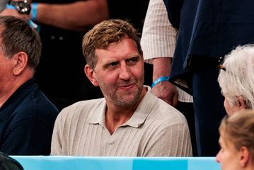 Η επική αντίδραση του Ντιρκ Νοβίτσκι στο μήνυμα που έλαβε για να κάνει μεταμόσχευση μαλλιών (pic)