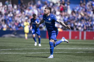 AS: «Θέμα ωρών η ανακοίνωση για την απόκτηση του Κάρλες Πέρεθ από τον Άρη»