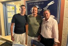 Διακοπές στο Ιόνιο για τον Αταμάν (pic)