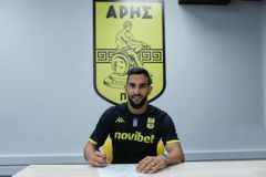 Παίκτης του Άρη ο Μοντόγια - «Προτιμώ να μιλάω στο γήπεδο»