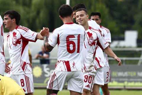 Ολυμπιακός - Αλ Τααβόν 2-1: Έλαμψε πάλι ο Πνευμονίδης, «σεφτέ» στα γκολ ο Στρεφέτσα