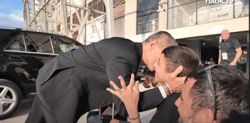  Η αγκαλιά του Λουτσέσκου με τον μικρό Γιαννάκη στο ΠΑΟΚ-Βόλφσμπεργκερ (pic, vid)