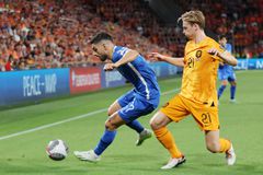 Ο Κούμαν κατηγορεί τη Μπαρτσελόνα για τον τραυματισμό του Ντε Γιονγκ