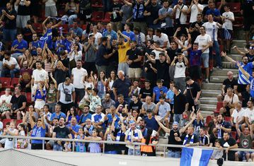 Η «καυτή» ατμόσφαιρα στο «Γ. Καραϊσκάκης» από τον κόσμο της Εθνικής (pics)