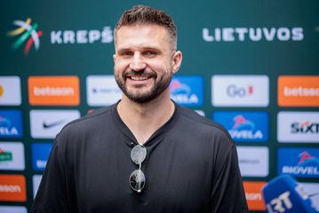 Κλέιζα: «Αγαπάω τον Ολυμπιακό» φώναζε σε Έλληνες δημοσιογράφους