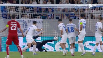 Τι έβγαλε ο Τζολάκης; Φοβερή απόκρουση του Έλληνα γκολκίπερ