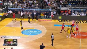 Η στιγμή του τραυματισμού του Γκος και η αντίδραση του Μπαρτζώκα που ξέσπασε σε καρεκλάκι (vid)