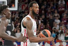 Ολυμπιακός: Πρόβλημα με Χολ ενόψει Dubai BC - Εκτός ξανά ο Φουρνιέ