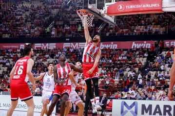 Αυτοί σφυρίζουν την αναμέτρηση του Ολυμπιακού κόντρα στην Μπασκόνια (pic)