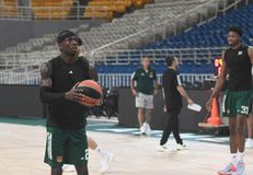 Παίζουν με Άλμπα στο Βερολίνο οι Ναν και Βιλντόζα - Η πρώτη προπόνηση του Αμερικανού στο ΟΑΚΑ (pics)