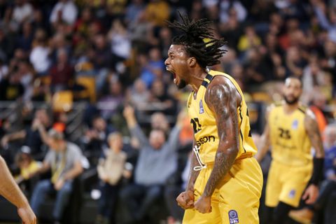 Με πλουραλισμό και ατσάλινη άμυνα ο Άρης νίκησε άνετα την Μύκονο