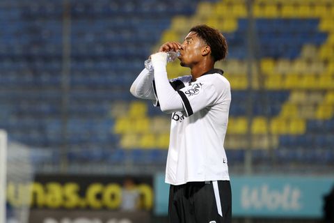 Σαλσέδο και Λιούις έμειναν εκτός ενόψει ΑΕΚ λόγω πειθαρχικού παραπτώματος