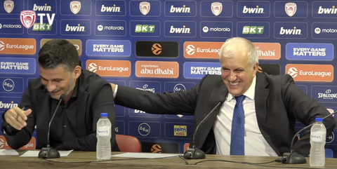 Απολαυστική στιγμή με Ομπράντοβιτς και Κατσίκη στη συνέντευξη Τύπου (vid)