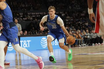 ΝΒΑ: Βαριά ήττα για τους Μάβερικς από τους Γκρίζλις, «πάρτι» των Τίμπεργουλβς κόντρα στους Τζαζ