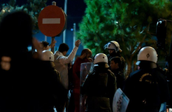 Σοκάρουν οι συνομιλίες των αστυνομικών από τους ασυρμάτους: «Δεν μπορούμε να τον κρατήσουμε - Δεν θα φύγει κανείς από το γήπεδο»