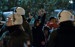 Ολυμπιακός - Παναθηναϊκός: Ματατζής φωνάζει «θα γ@@@ς εσύ και το παιδί σου» σε οπαδό