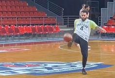 Τα... μυστήρια χαρίσματα του Ντουέιν Ουάσινγκτον: Ο Αμερικανός γκαρντ της Παρτίζαν σε επίδειξη υψηλής ποδοσφαιρικής τεχνικής (vid)