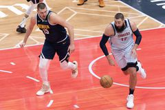 Ο Γιόκιτς έκανε ρεκόρ καριέρας, αλλά οι Νάγκετς έχασαν και στην Ουάσινγκτον - Μεγάλα «διπλά» για Γκρίζλις και Πίστονς σε Βοστώνη και Νέα Υόρκη (vids)