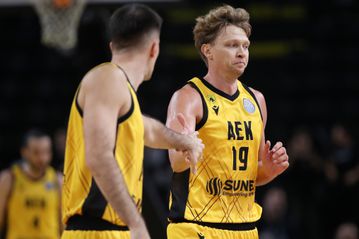 Νέος «πονοκέφαλος» στην ΑΕΚ, αλλά και θετικά νέα ενόψει Λεβίτσκι