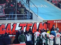 Παίκτες και προπονητής τα... άκουσαν από τον κόσμο του Πανσερραϊκού μετά τη νέα ήττα (pics)