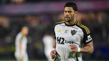 Απίστευτος ο Χουλκ: Σκόραρε με τρομερή «οβίδα» στα 39 του (vid)