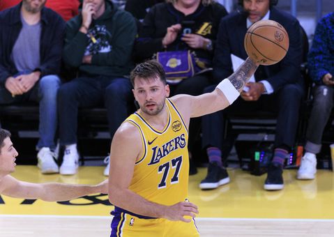 «Luka Magic Show» και «απόδραση» των Λέικερς από τη Φιλαδέλφεια