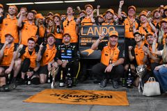 Οι ξέφρενοι πανηγυρισμοί του Νόρις με τη σύντροφό του μετά την κατάκτηση του τίτλου (vid)