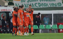 Η... πρώην ταπείνωσε τον Μπακασέτα, 5-0 η Αλάνιασπορ την Τράμπζονσπορ