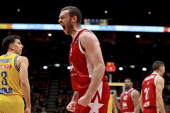 Η Αρμάνι τα χρειάστηκε απέναντι στην Άλμπα, αλλά είχε Μέλι-Νέιπιερ! (vid)