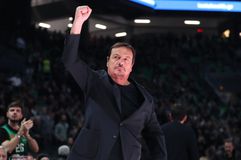 Η γροθιά του Άταμαν και το χαμόγελο του Ναν…