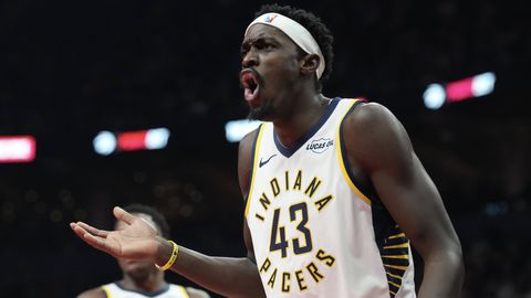 Συναρπαστικό φινάλε στη Σάρλοτ, με τους Πέισερς να «κλέβουν» τη νίκη από τους Χόρνετς