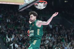 Της «αμύνης τα παιδιά» εγκλώβισαν την Βίρτους Μπολόνια