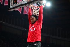 «Πάταγος» για Τζόουνς στην παρουσίαση του ανανεωμένου Ολυμπιακού στο ΣΕΦ (vid)