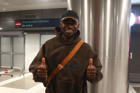 «Πάτησε» Θεσσαλονίκη ο Χόνγκλα για λογαριασμό του Άρη (pic)