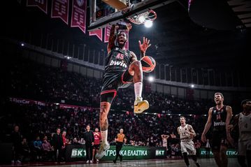 Χολ: «Θα φέρει ενέργεια ο Τζόουνς, παίξαμε τρομερή άμυνα»