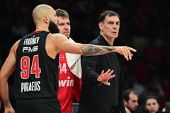 Η εξήγηση του Μπαρτζώκα στο γιατί δεν έπαιξε ο Γουόρντ στο δεύτερο ημίχρονο