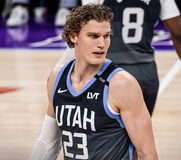 Σπουδαία νίκη για τους Τζαζ επί των Μάβερικς σε ένα συναρπαστικό ματς