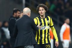 Ο Λιούμπιτσιτς πήγε από την πόρτα της εξόδου από την ΑΕΚ, σ' αυτή της βασικής ενδεκάδας