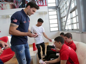 Αλμπέρτο Μποτία: «Του μοιάζει το μωρό», δηλώνει ο γυναικολόγος της Φουρέιρα