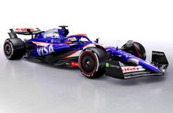 H Visa Cash App RB F1 παρουσίασε το μονοθέσιό της (vid & pics)